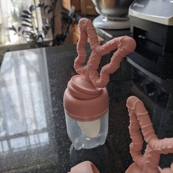 Assorted Silicone and Mesh Teething Feeder Pops - Picture 3 of 6